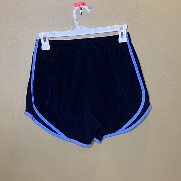 Nike Women’s Running shorts - Picture 2 of 3